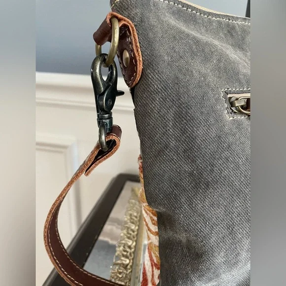 Myra Bag Chic Indie Crossbody - Picture 6 of 8